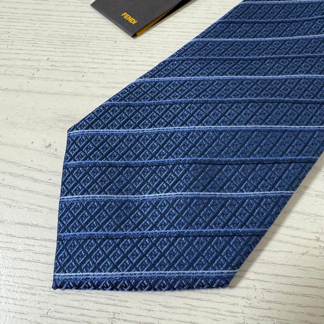 【新品タグ付き】FENDI フェンディ ネクタイ　ブルー　青　ズッカ