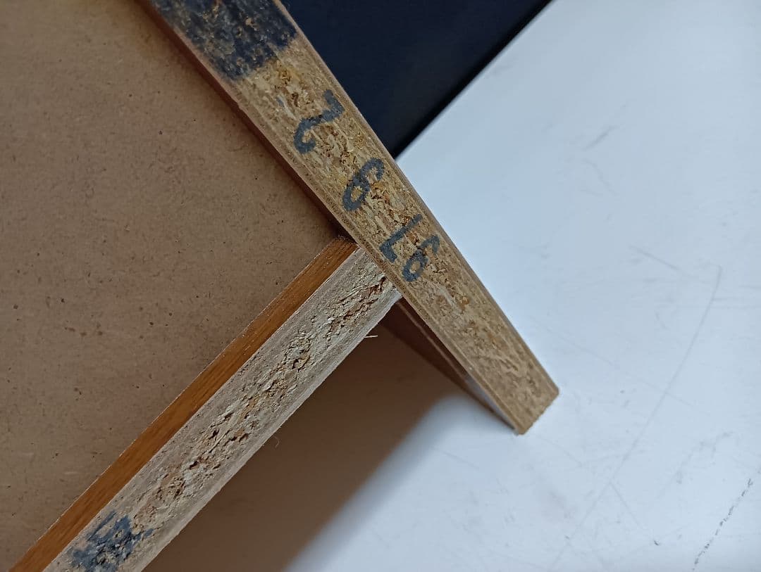 フレンチ　クラシック　透かし彫り　デザイン　ウッド　サイド　ラック