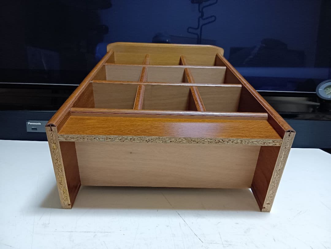 フレンチ　クラシック　透かし彫り　デザイン　ウッド　サイド　ラック