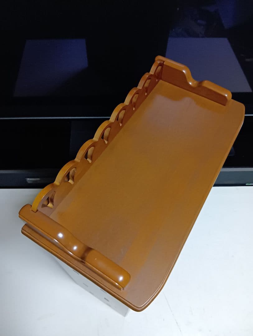 フレンチ　クラシック　透かし彫り　デザイン　ウッド　サイド　ラック