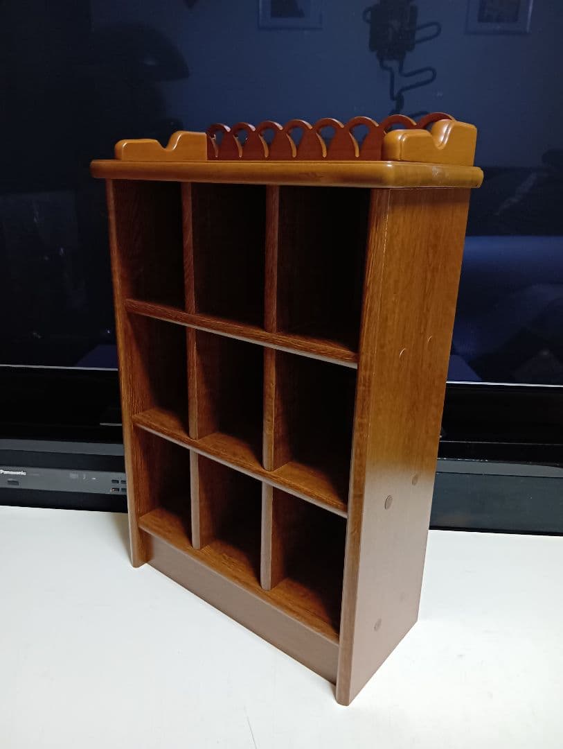 フレンチ　クラシック　透かし彫り　デザイン　ウッド　サイド　ラック