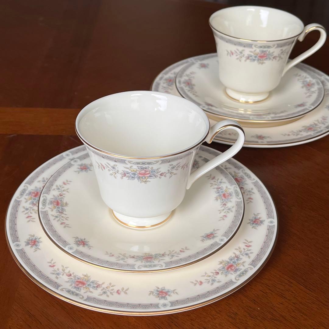 【未使用美品】ロイヤルドルトン★レベッカ★トリオ　ペア