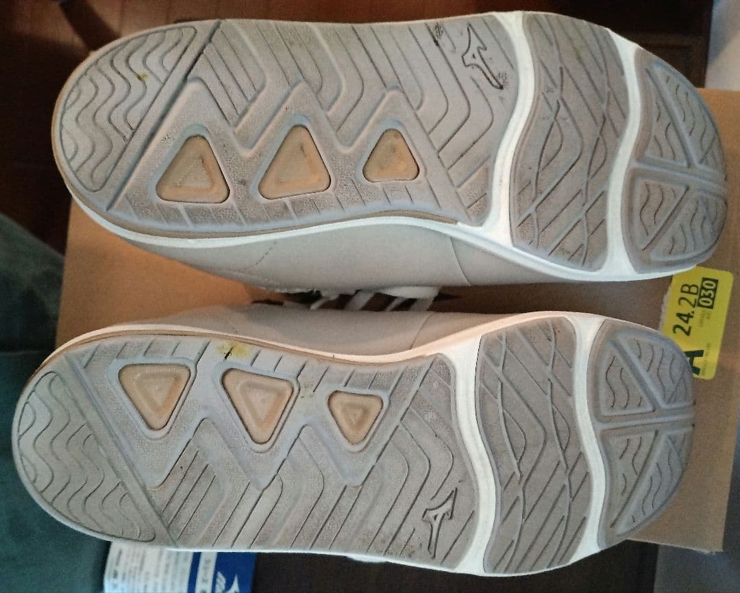 【値下】ミズノYOUDOユウドウ Ⅱ ウォーキングシューズ 24cm 膝負担軽減