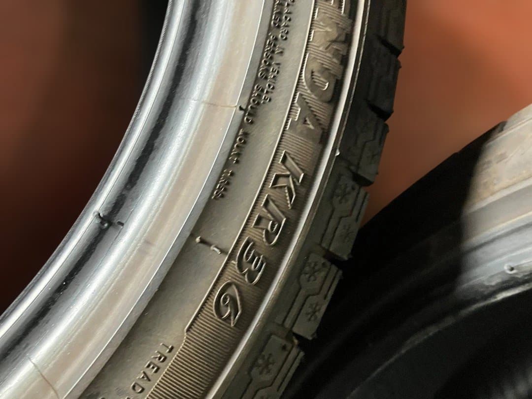 Kenda KR36 スタッドレスタイヤ 215/45R17