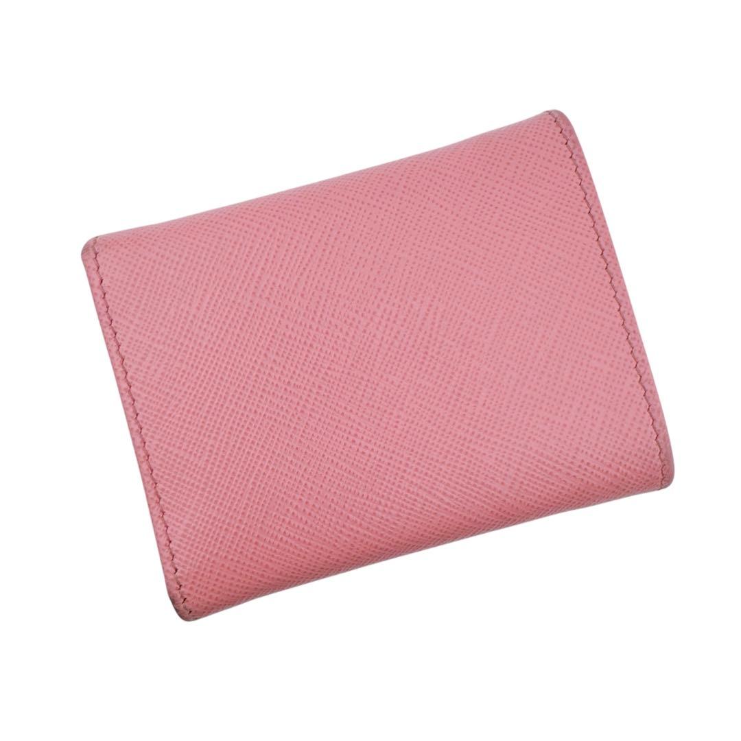 美品◇プラダ サフィアーノレザー 三角プレート 三つ折り財布 ピンク レディース