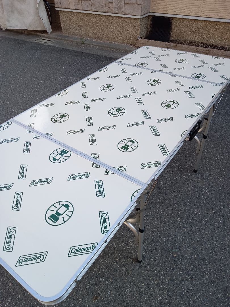 【Coleman】Tri-folding Table 8