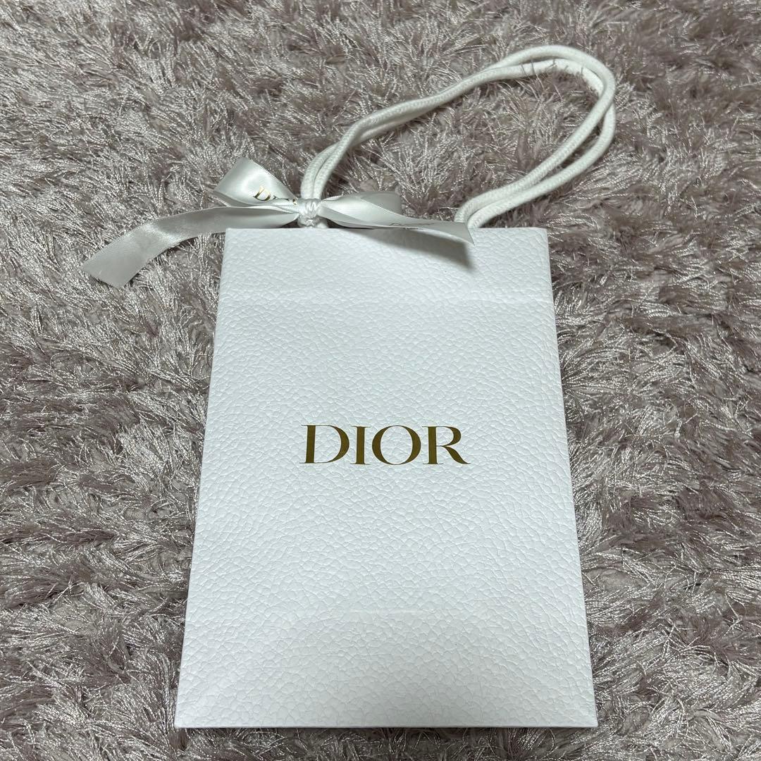 8*様 1プッシュ使用 ディオールアディクト ピーチーグロウ EDP50ml お