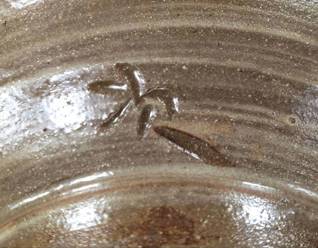 【本物保証】金城次郎 マカイ(壷屋焼魚紋茶碗）共箱 栞 美品 やちむん 人間国宝