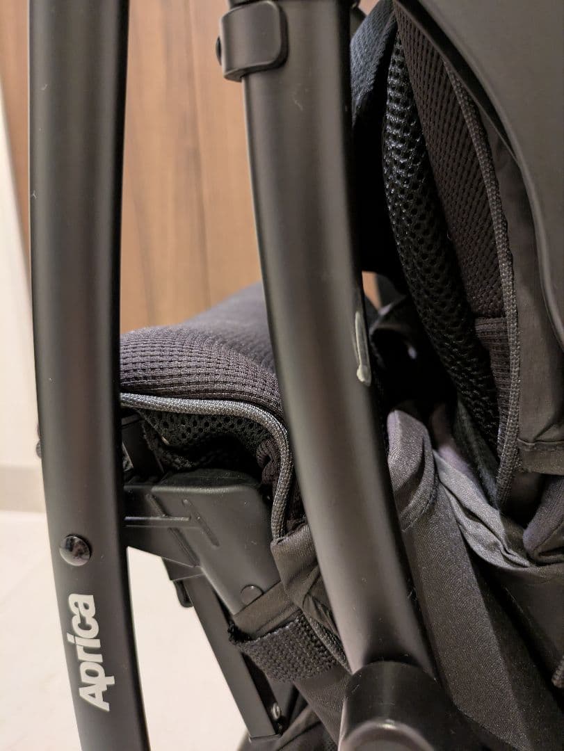 ゴンザレス＊【美品】2022年製ラクーナクッションフリープラス