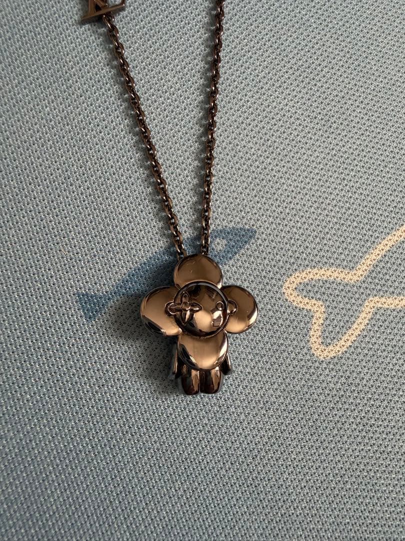 LOUIS VUITTON ヴィヴィエンヌ ペンダント　　ネックレス