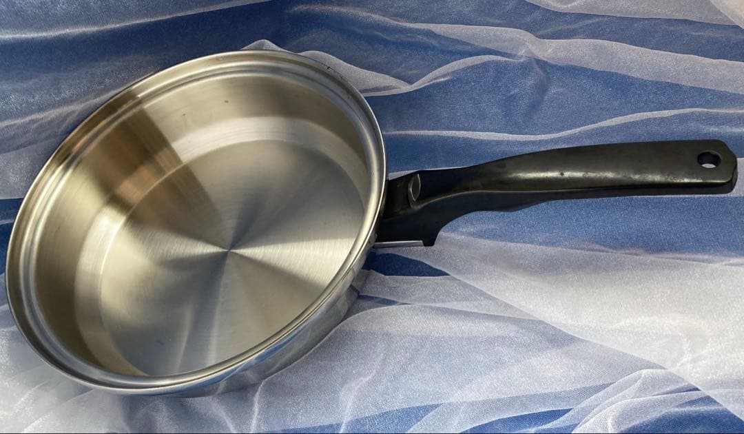 未使用　インコア 小フライパン+蓋（ダッチカバー）　ガス対応　ローストチキン