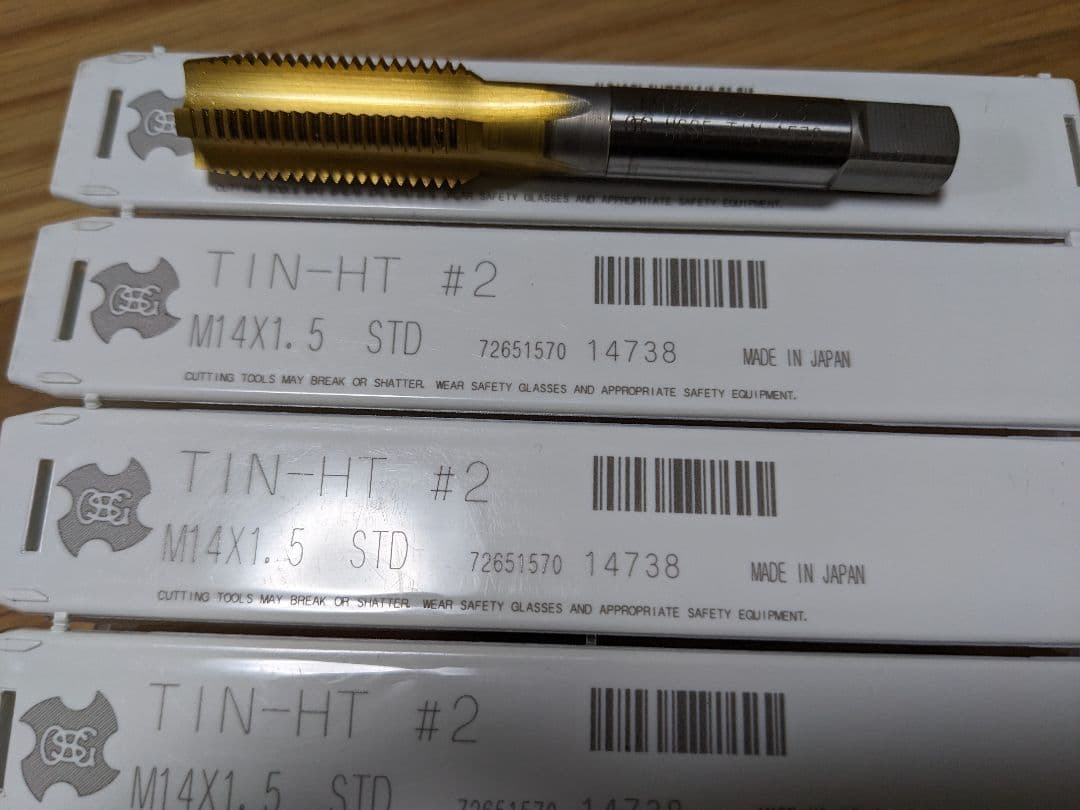 タップ　４本+１本無償