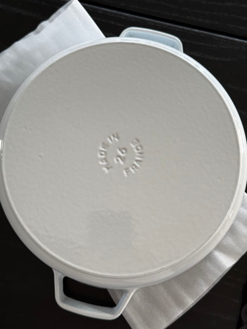 ストウブ　26cm フィッシュノブ付き　シャロー　ピュアホワイト　箱無し