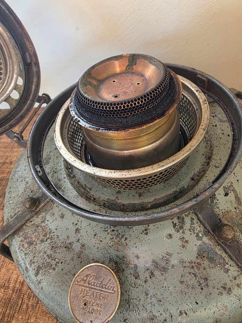 n*u様 激レア ８型　アラジンストーブ　 ビンテージストーブ　捻りフレームガラ