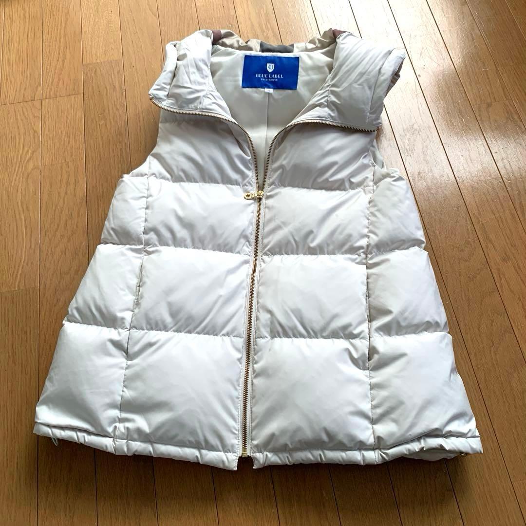 美品 ブルーレーベルクレストブリッジ BLUE LABEL ダウンベスト 白