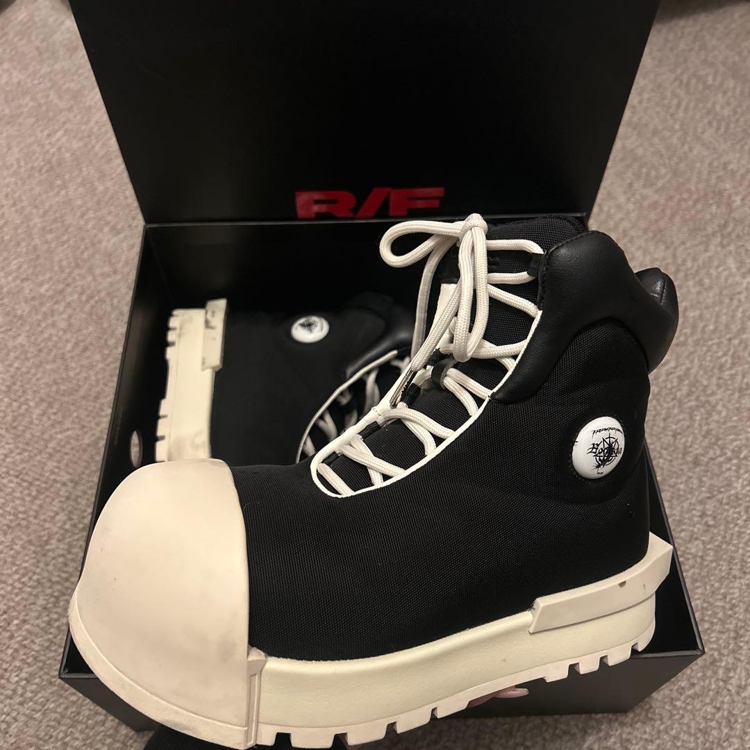 FVVO スニーカー