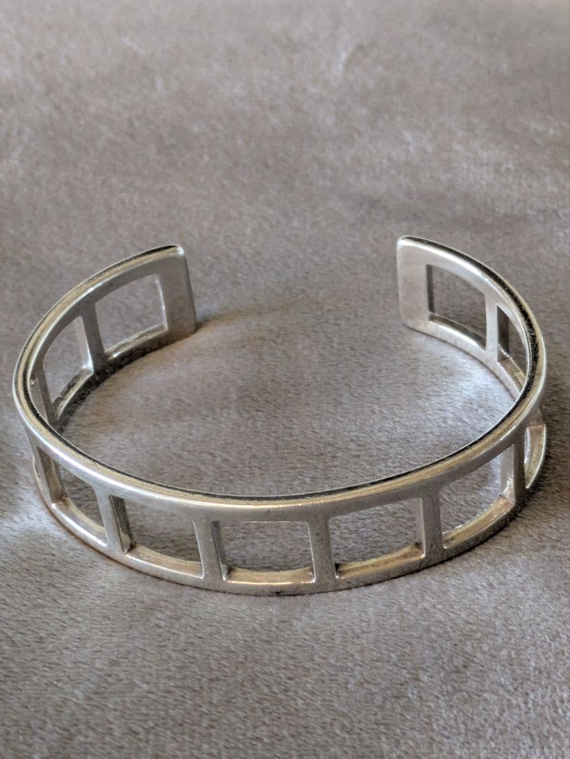 GUCCI　シルバー　スクエア　バングル