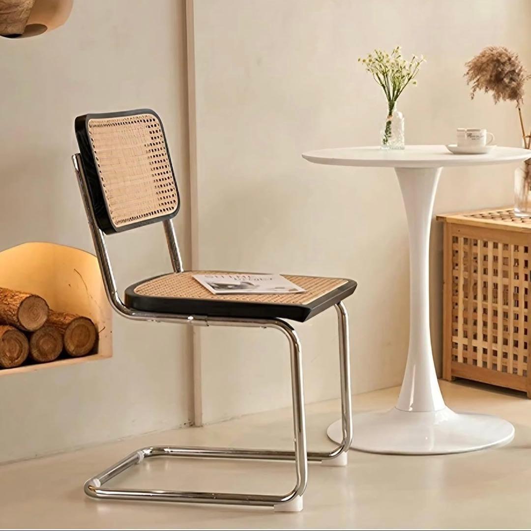 モダンスタイル ダイニングチェア 黒とナチュラル