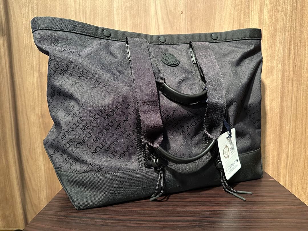 新品未使用　MONCLER Tech モンクレール ロゴ ナイロン トートバッグ