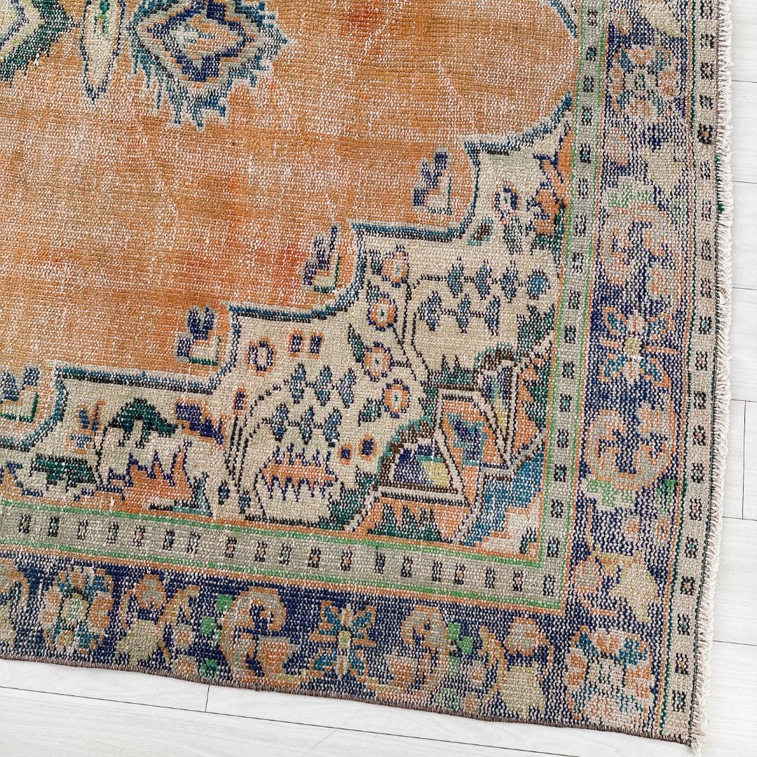 トルコ ヴィンテージラグ A135 超大判 オレンジ ネイビー ターコイズ