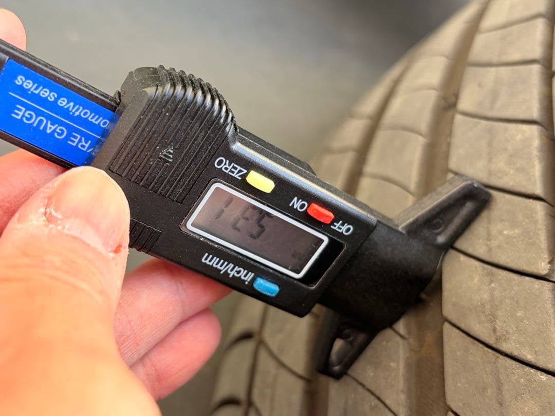 ヴェゼルRV5 純正タイヤホイール 18インチ