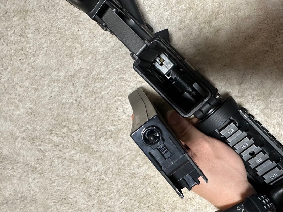 東京マルイ 次世代電動ガン M4A1 CQB-R