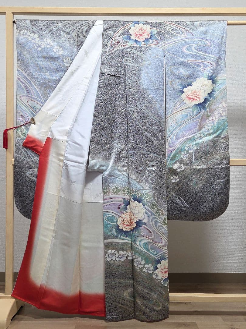 B5作家物 牡丹の花模様 金彩 金駒刺繍 たたき染 袷 正絹 振袖 着物 成人式