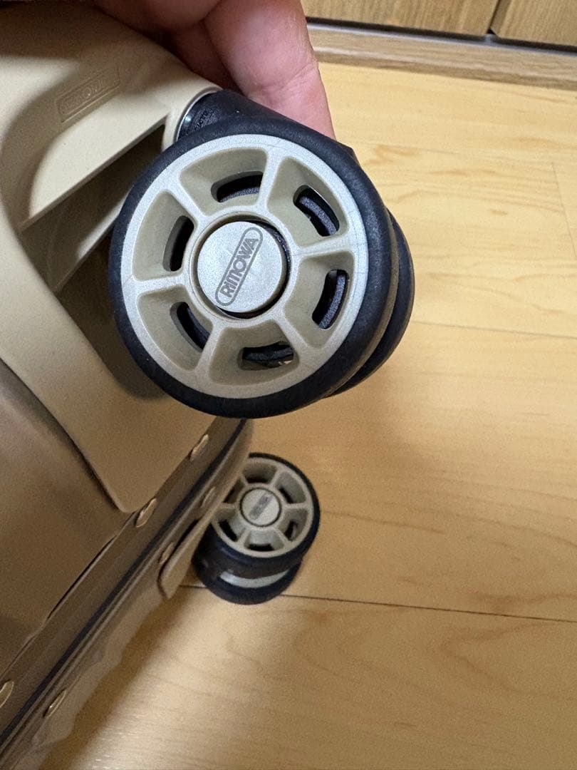 リモワ　アルミニウム キャリーケース ゴールド32L超レア