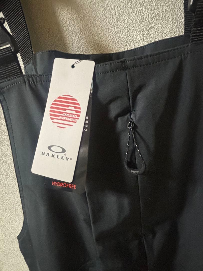 【新品・定価2.9万】オークリー スノボウェア つなぎ　ブラック XL相当