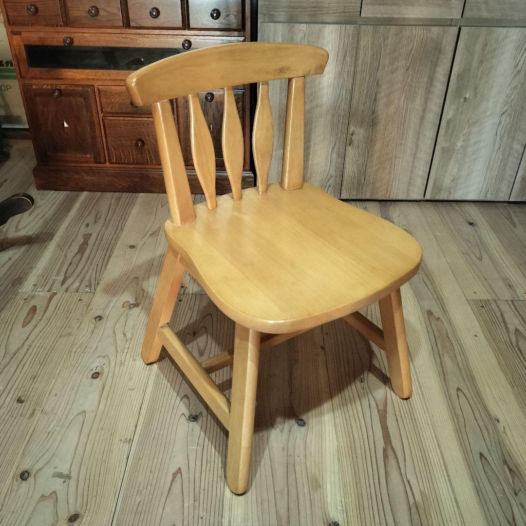 コンパクトなダイニングチェア　ウィンザーチェア　天然木