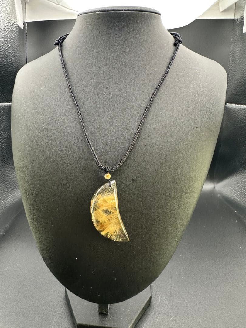 ルチルクォーツ 半月形ペンダント ネックレス