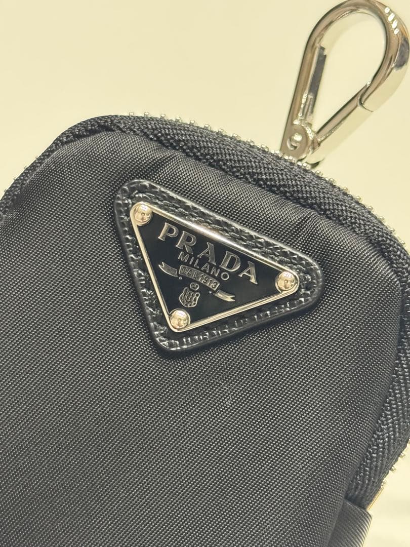 PRADA ブラック Re-Nylon ミニポーチ 1TT119