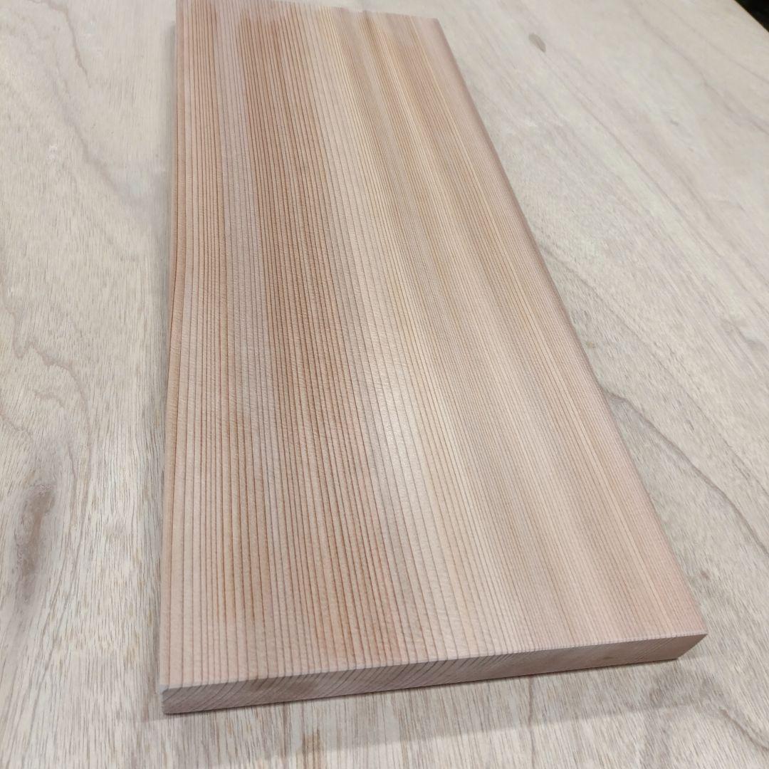 まな板　木製まな板　柾目　杉赤　銘木　木材　釣り