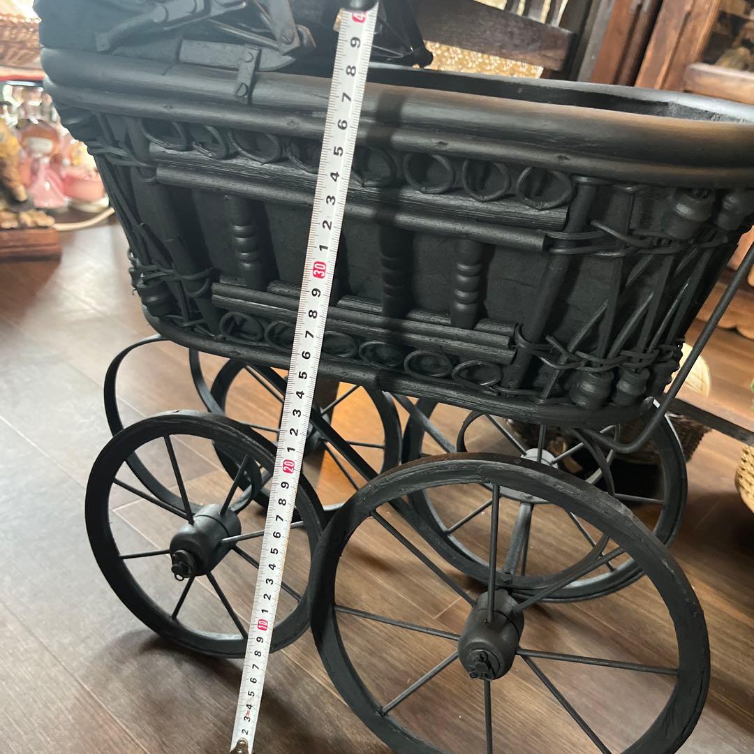 レトロなベビーカー