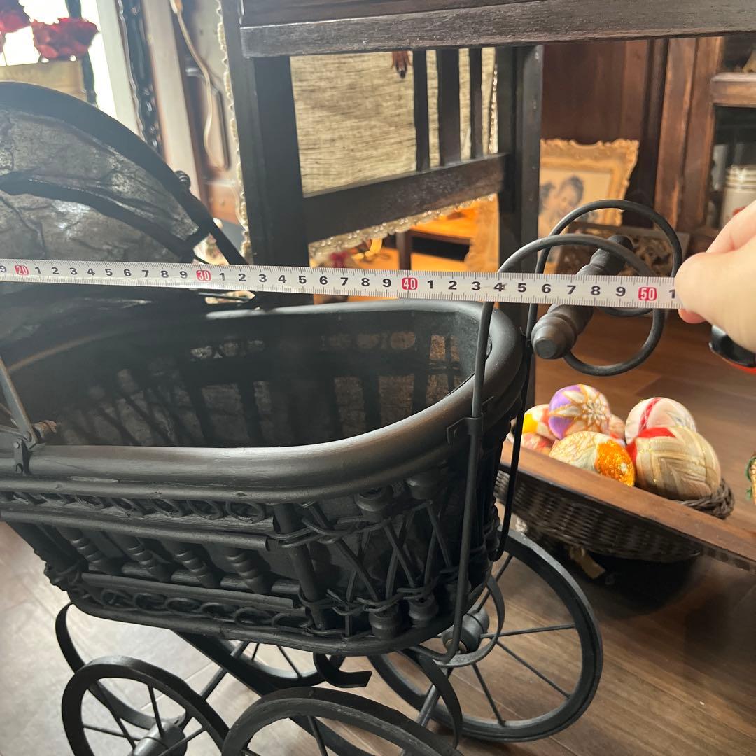 レトロなベビーカー