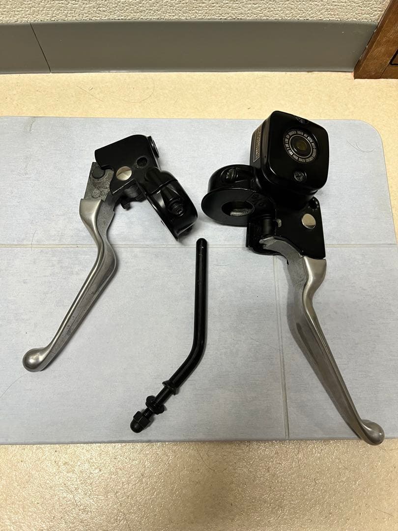 2000年xlh883 マスターシリンダーセット 9/16