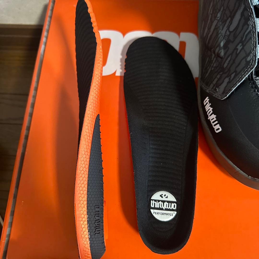 thirtytwo Lashed Powell スノーボードブーツ 25.5cm