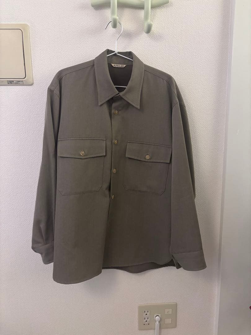 AURALEE 長袖シャツ カーキ色