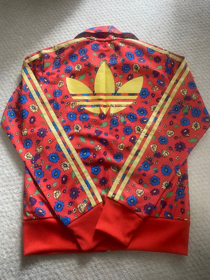 かくかくしかじか　永野芽郁　adidas 花柄 ジャージ