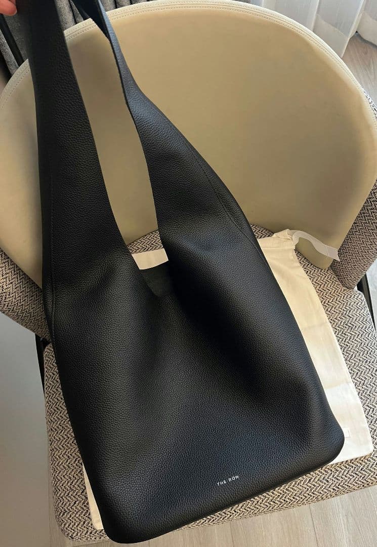 the row bindle three black ザ ロウ