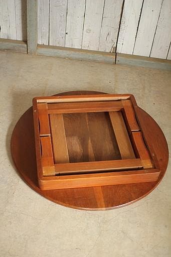 古い小ぶりな折り畳み丸テーブル　ちゃぶ台　古家具　古民家　古道具