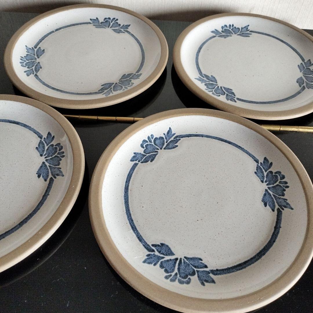 ミッドウインター　ソースポットとカップ＆ソーサー