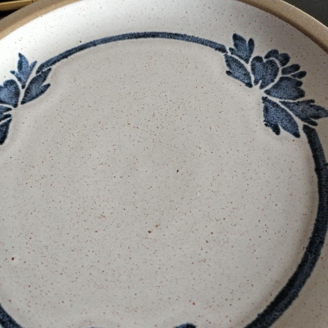 ミッドウインター　ソースポットとカップ＆ソーサー