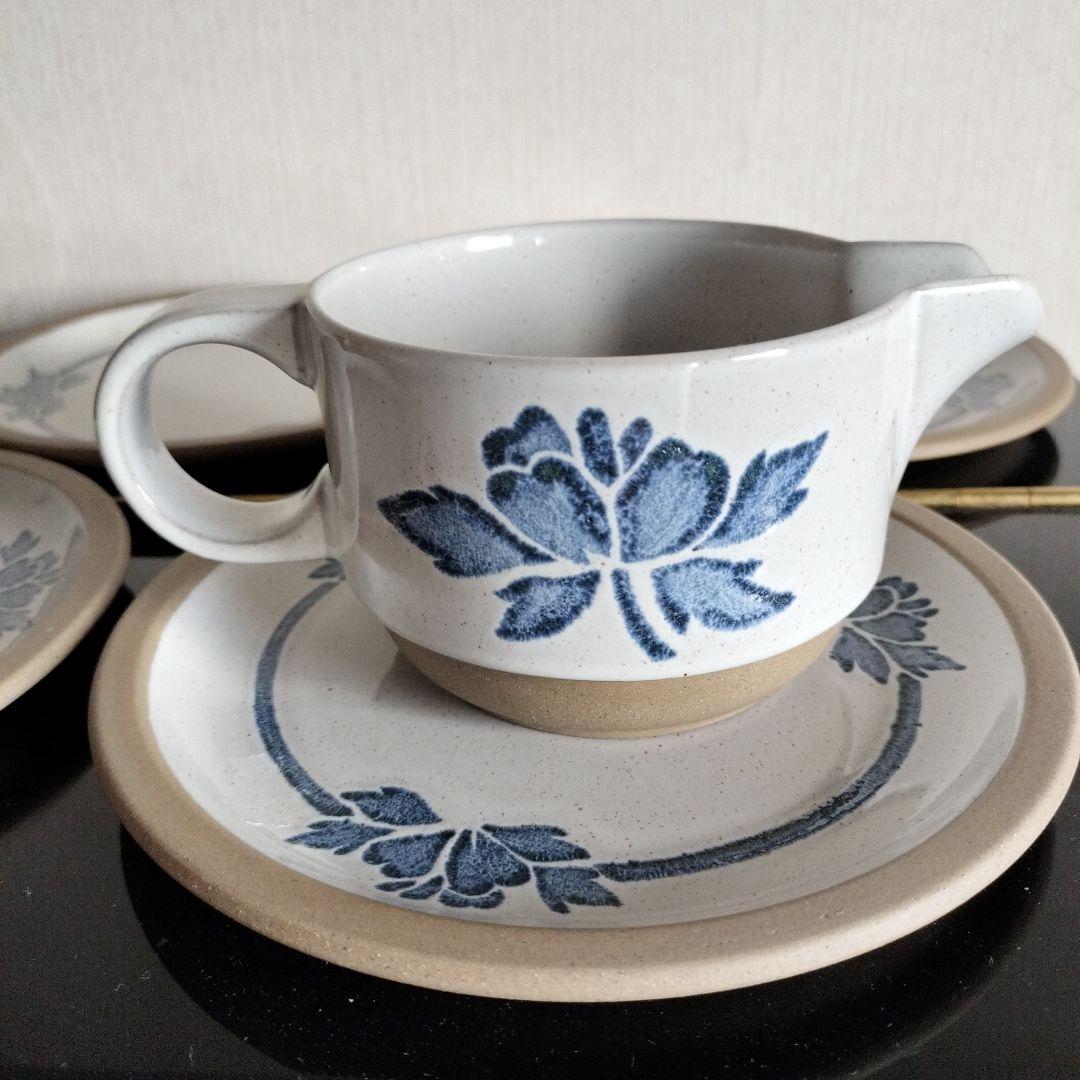 ミッドウインター　ソースポットとカップ＆ソーサー