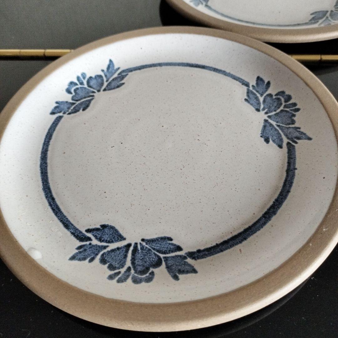 ミッドウインター　ソースポットとカップ＆ソーサー