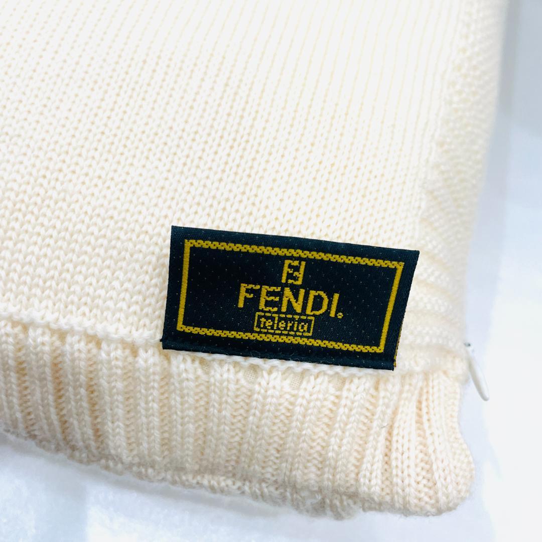 Y2505-302 FENDI フェンディ クッション 替えカバー付き 紺・白