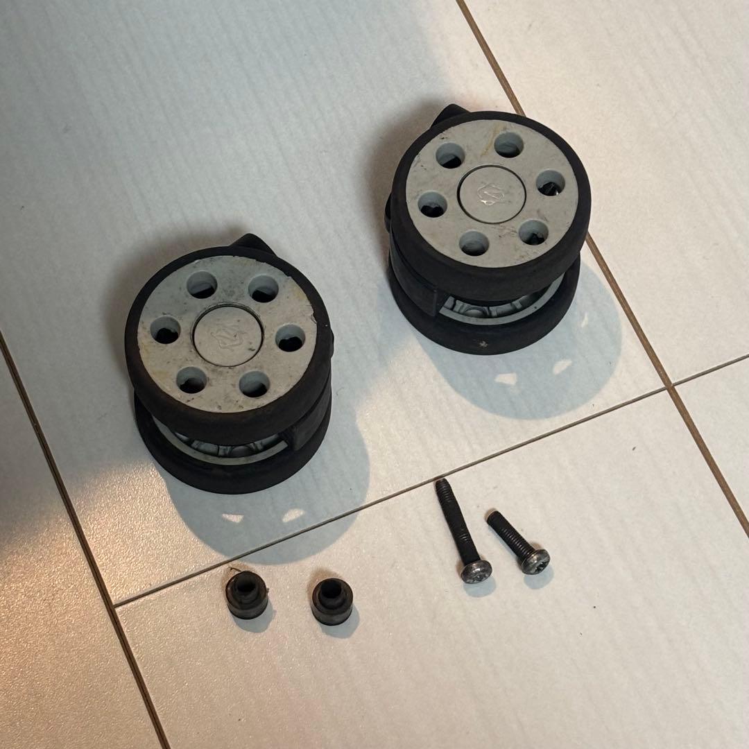 RIMOWA リモワ クラシック キャビン 4輪 機内持ち込み可　タイヤ2つ破損