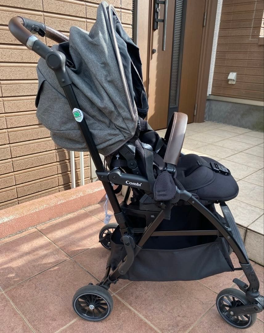 Combi 折りたたみ式ベビーカー コンビ ホワイトレーベル スゴカル