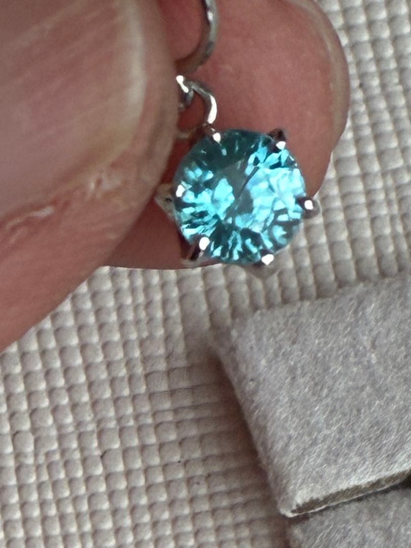 最終値下げ！pt900 天然ブルージルコン　計1.63ctフックピアス　鑑付