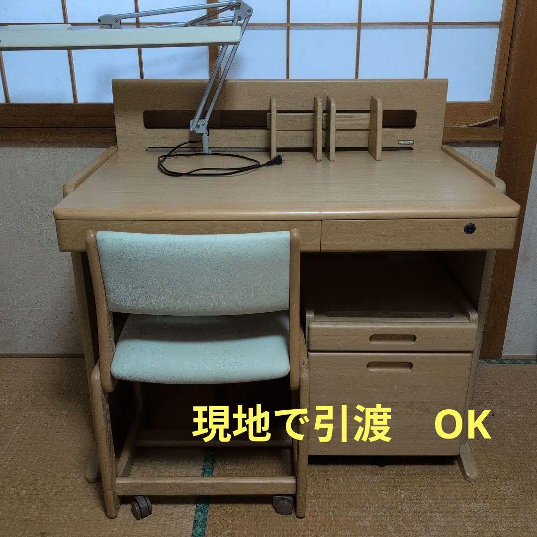 ナチュラルデザインの学習机